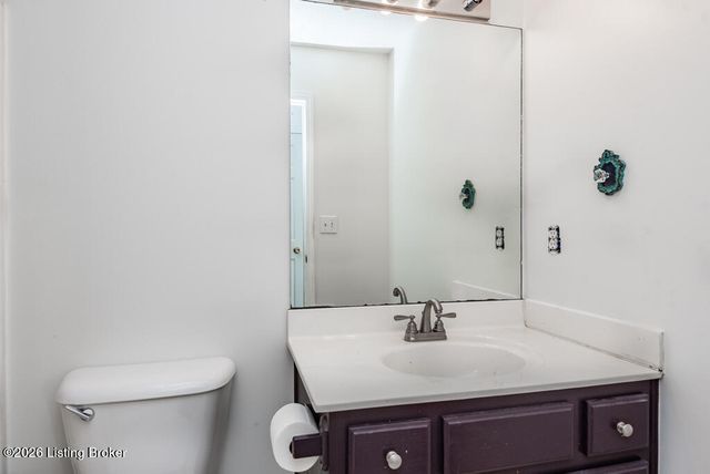 227 Seminole Ct, Shepherdsville, KY 40165