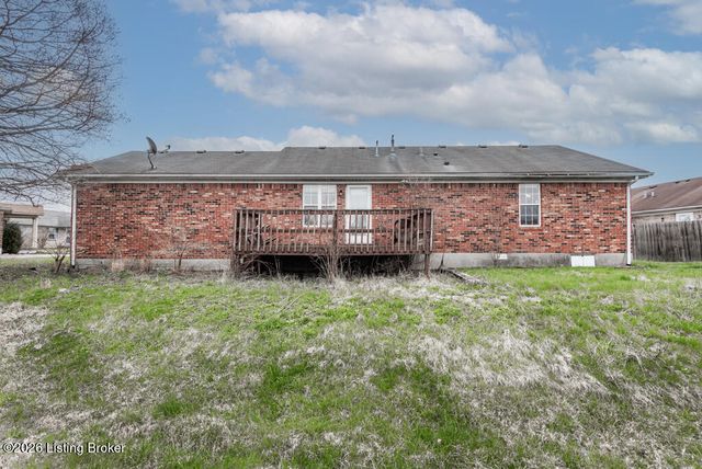 227 Seminole Ct, Shepherdsville, KY 40165