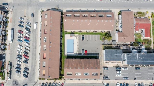 88 Pacific Boulevard, Long Beach, NY 11561