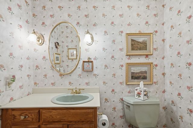 26 Ideal Avenue, Chelmsford, MA 01824