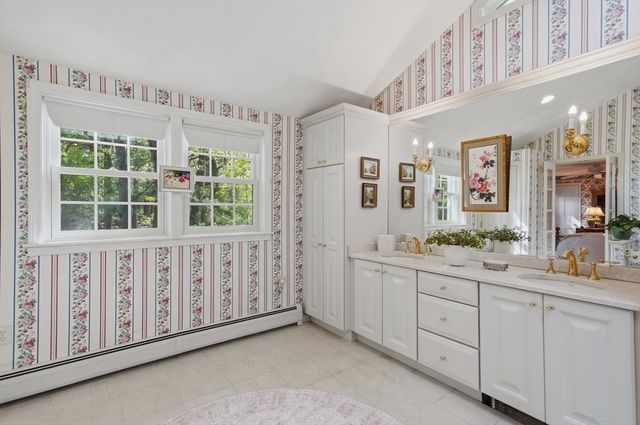 26 Ideal Avenue, Chelmsford, MA 01824