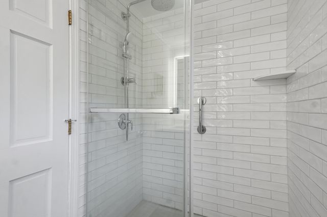 26 Ideal Avenue, Chelmsford, MA 01824