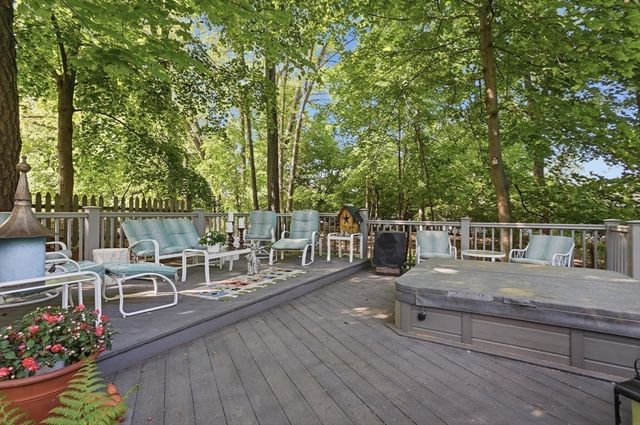 26 Ideal Avenue, Chelmsford, MA 01824