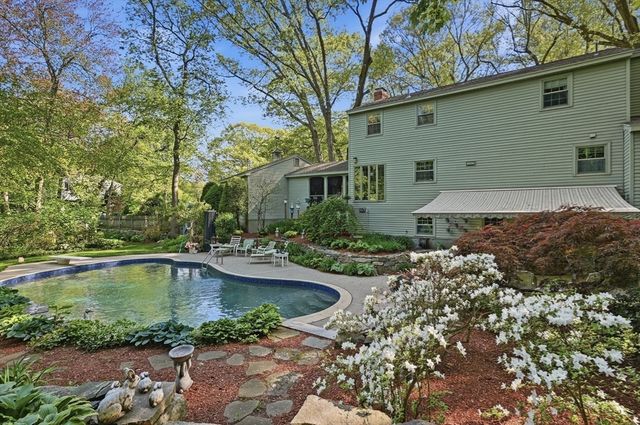 26 Ideal Avenue, Chelmsford, MA 01824