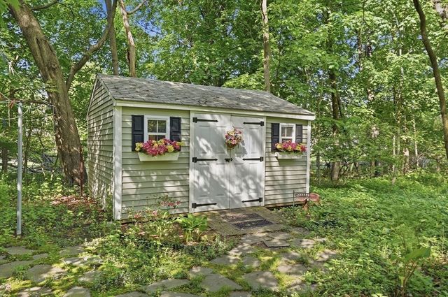 26 Ideal Avenue, Chelmsford, MA 01824