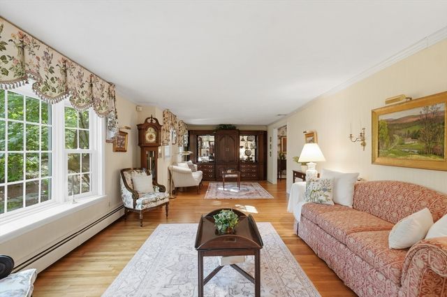 26 Ideal Avenue, Chelmsford, MA 01824