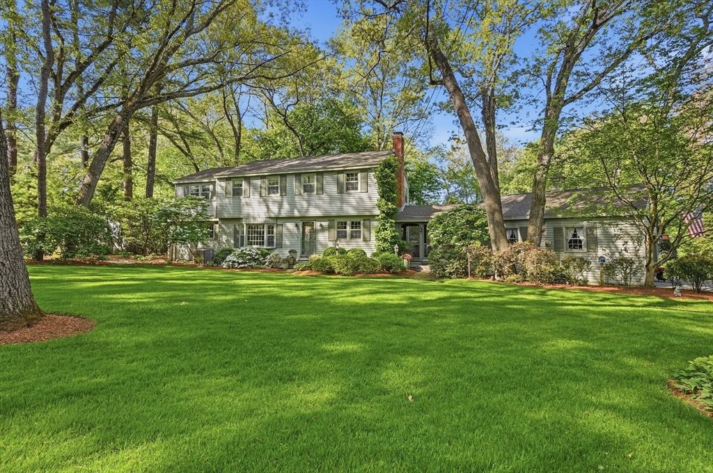 26 Ideal Avenue, Chelmsford, MA 01824