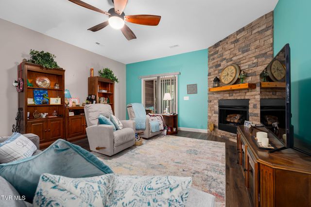 1129 Traders Walk, Johnson City, TN 37601