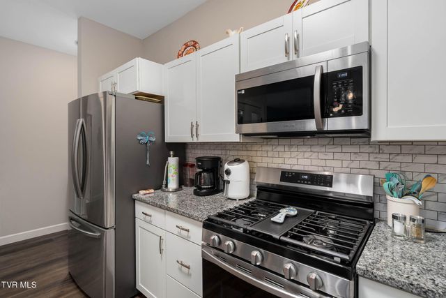 1129 Traders Walk, Johnson City, TN 37601