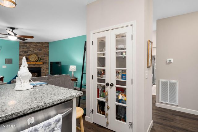 1129 Traders Walk, Johnson City, TN 37601
