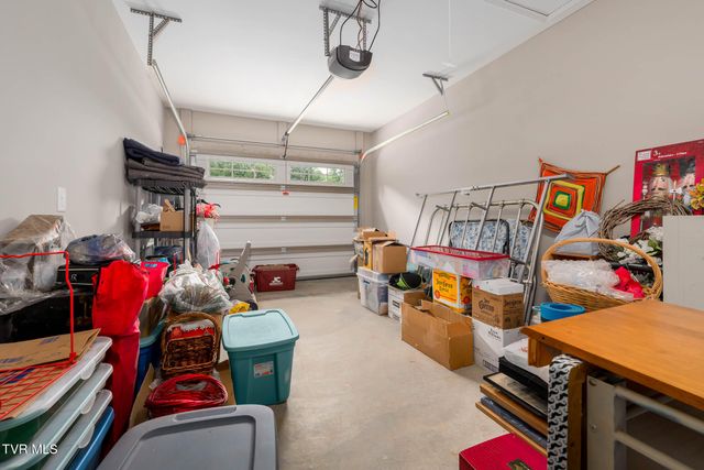 1129 Traders Walk, Johnson City, TN 37601