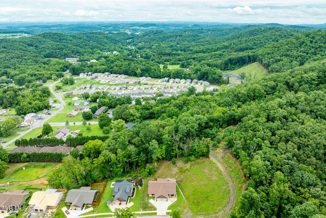 1129 Traders Walk, Johnson City, TN 37601
