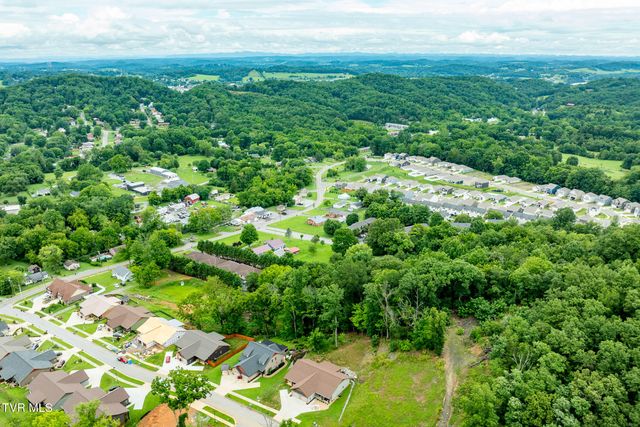 1129 Traders Walk, Johnson City, TN 37601