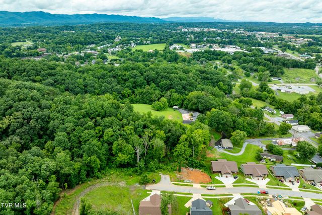 1129 Traders Walk, Johnson City, TN 37601