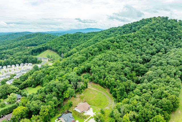 1129 Traders Walk, Johnson City, TN 37601
