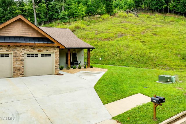 1129 Traders Walk, Johnson City, TN 37601