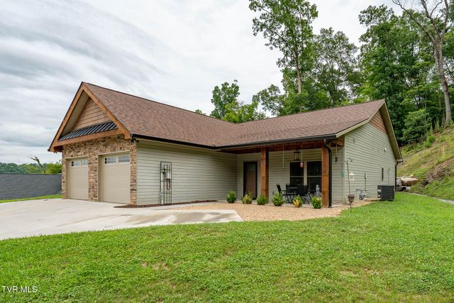 1129 Traders Walk, Johnson City, TN 37601