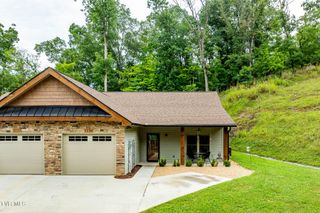 1129 Traders Walk, Johnson City, TN 37601