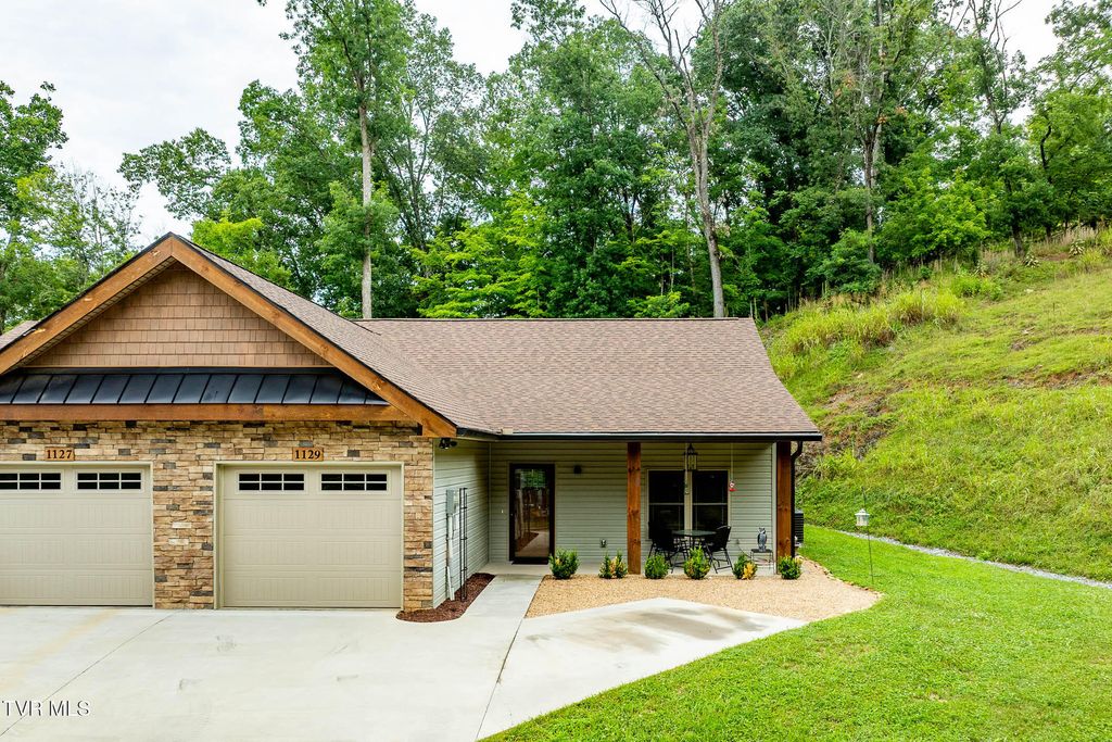 1129 Traders Walk, Johnson City, TN 37601
