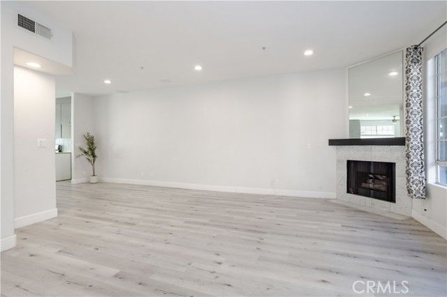 18347 Saticoy 28, Reseda (los Angeles), CA 91335