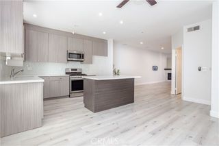 18347 Saticoy 28, Reseda (los Angeles), CA 91335