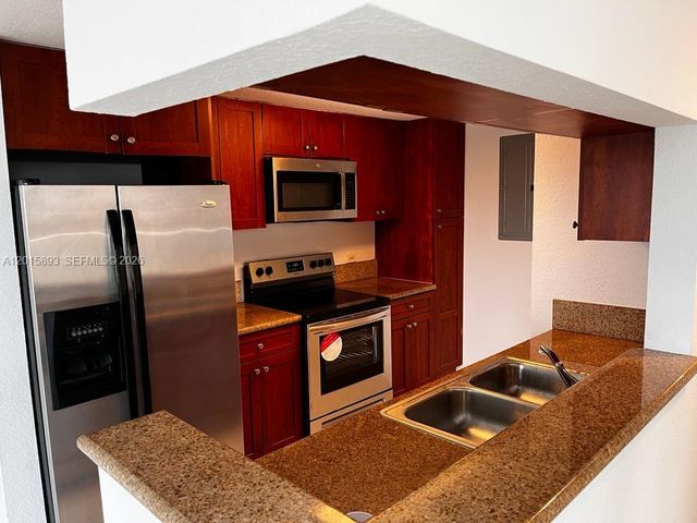 36 NW 6th Ave 809, Miami, FL 33128
