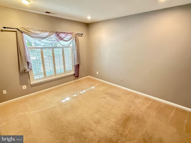 1 FOX MILL WAY, Lovettsville, VA 20180