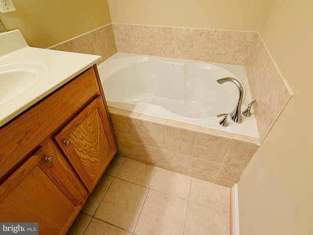 1 FOX MILL WAY, Lovettsville, VA 20180
