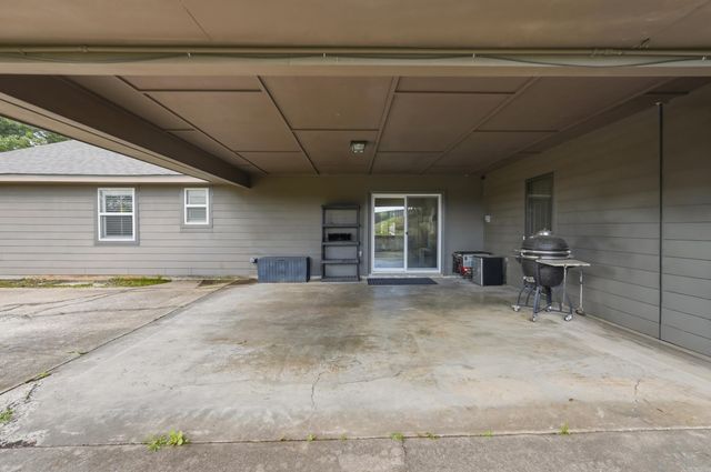 10919 Yosemite Valley Drive, Little Rock, AR 72212
