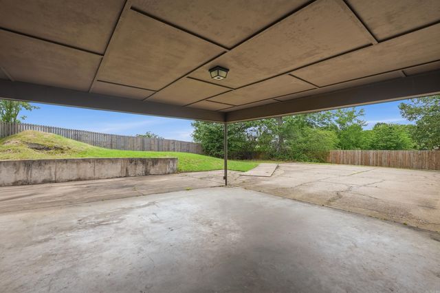 10919 Yosemite Valley Drive, Little Rock, AR 72212