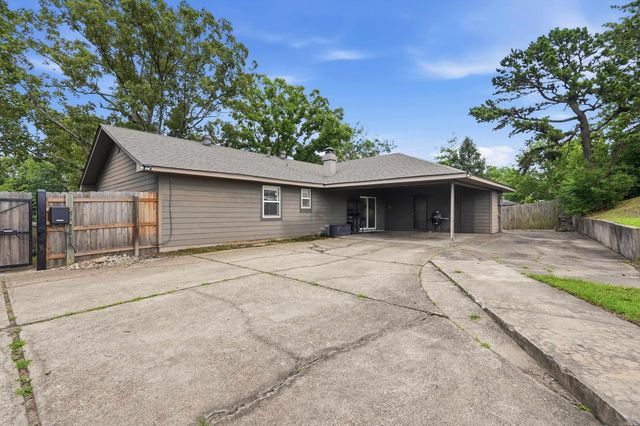10919 Yosemite Valley Drive, Little Rock, AR 72212