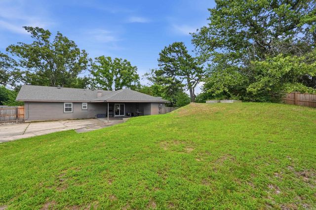 10919 Yosemite Valley Drive, Little Rock, AR 72212