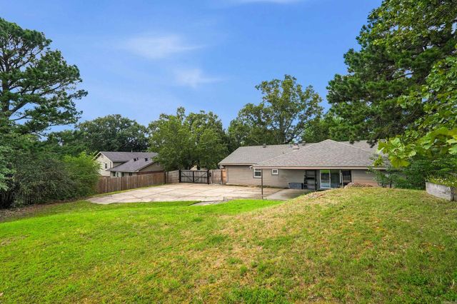 10919 Yosemite Valley Drive, Little Rock, AR 72212