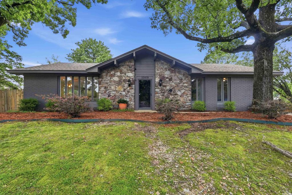 10919 Yosemite Valley Drive, Little Rock, AR 72212