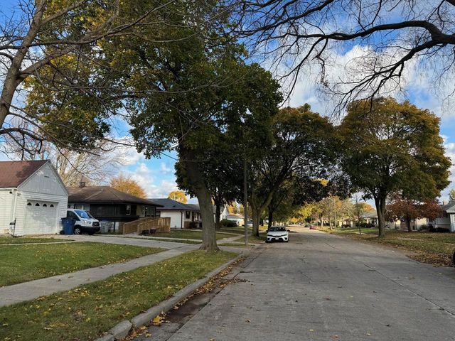 5723 N 77TH STREET, Milwaukee, WI 53218