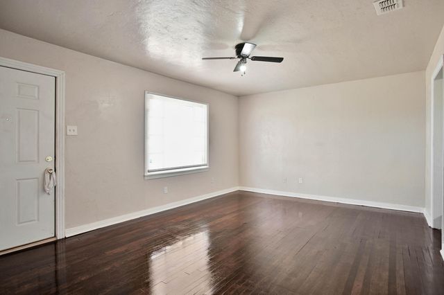 3006 Erskine Street, Lubbock, TX 79415