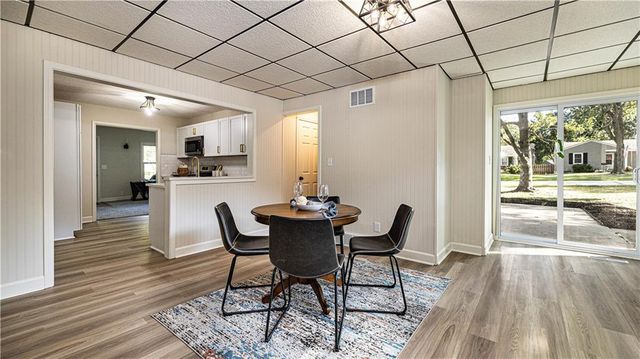 610 SW Browning Avenue, Lee's Summit, MO 64063