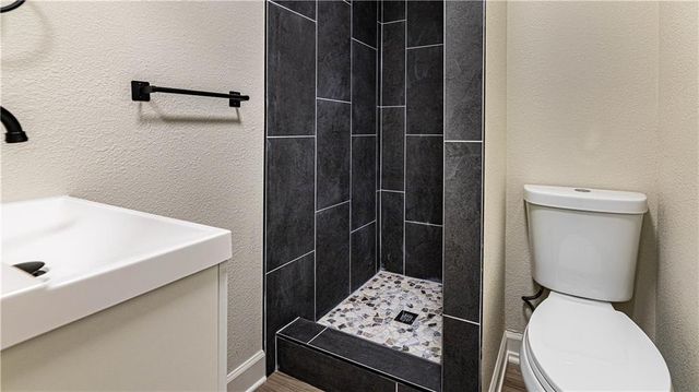 610 SW Browning Avenue, Lee's Summit, MO 64063