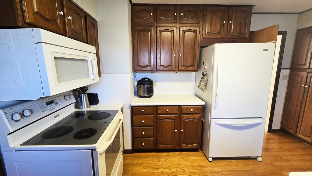 Image 14 of property listing at 4 Lilac Lane, Centralia, IL 62801