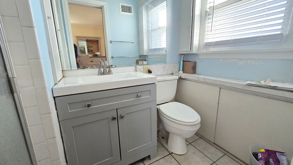 Image 23 of property listing at 4 Lilac Lane, Centralia, IL 62801