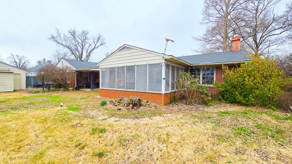 Image 31 of property listing at 4 Lilac Lane, Centralia, IL 62801