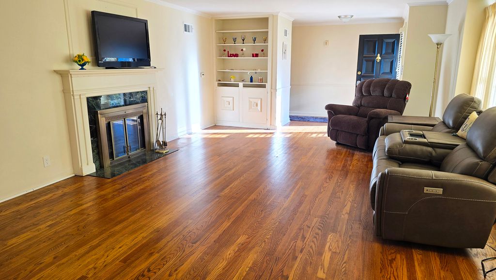 Image 8 of property listing at 4 Lilac Lane, Centralia, IL 62801