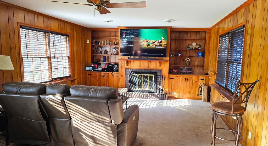 Image 9 of property listing at 4 Lilac Lane, Centralia, IL 62801