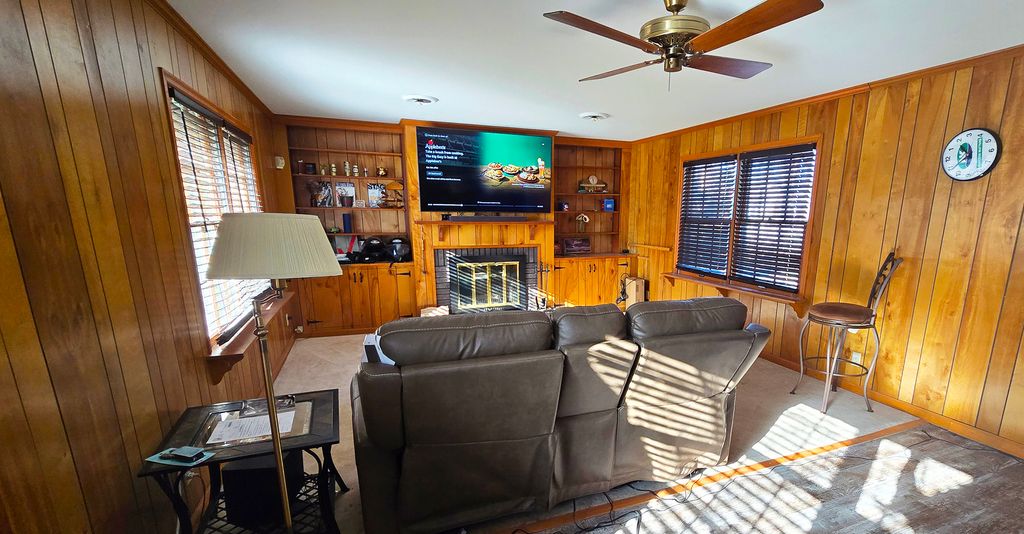 Image 10 of property listing at 4 Lilac Lane, Centralia, IL 62801
