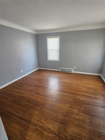 14072 Carlisle Street, Detroit, MI 48205