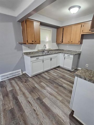 14072 Carlisle Street, Detroit, MI 48205