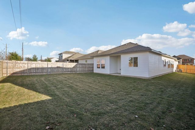 120 Outlaw DR, Jarrell, TX 76537