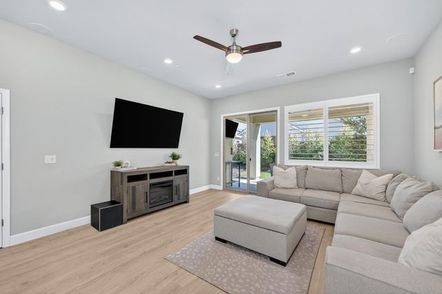 8016 Clear Springs Pl, Roseville, CA 95747