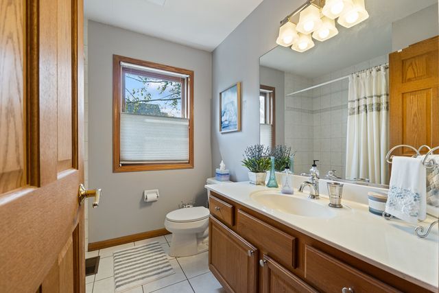 N775 W Curtis Square, Geneva, IL 60134