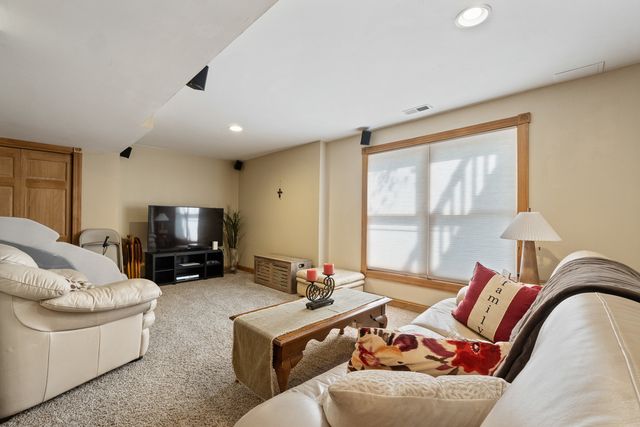 N775 W Curtis Square, Geneva, IL 60134